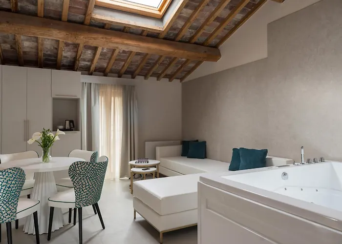 Parma E Oriente Wellness & 4*