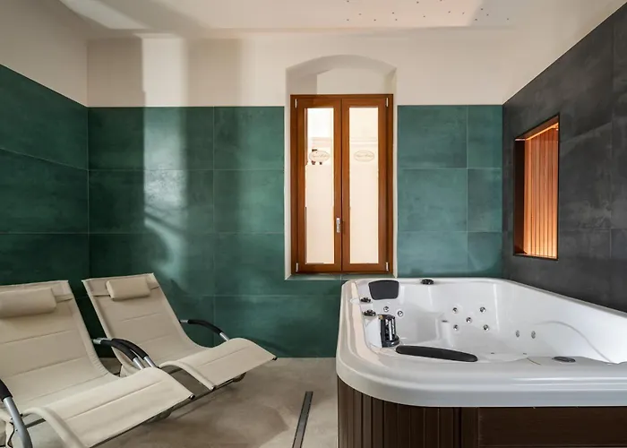 Parma E Oriente Wellness & 호텔 몬테카티니테르메