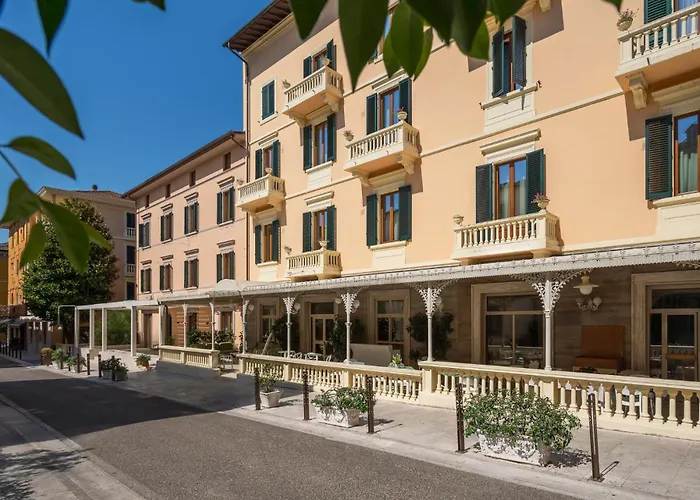 Parma E Oriente Wellness & 호텔 몬테카티니테르메