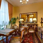 Parma E Oriente Wellness & فندق 4*