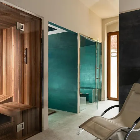 Parma E Oriente Wellness & מלון