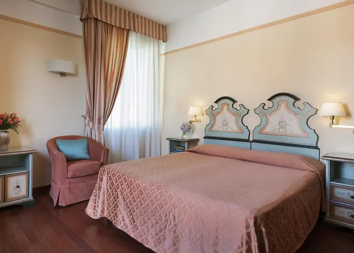 מלון Parma E Oriente Wellness & מונטה קטיני טרמה