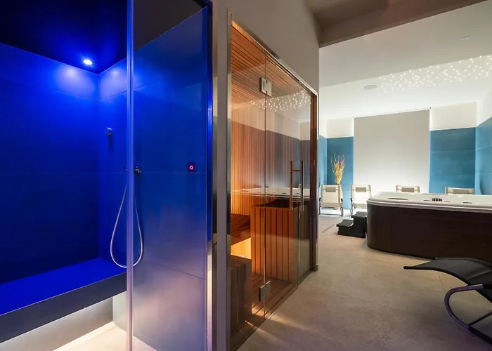 Parma E Oriente Wellness & מלון 4*